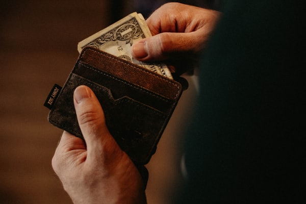 Physical Gold Bar Arbitrage: Exploiting London, Zurich & Singapore Price Spreads